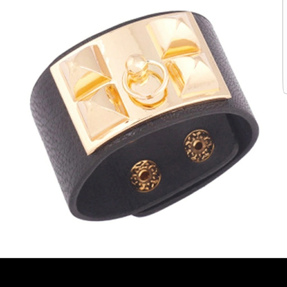 Black vegan leather bracelet NWOT